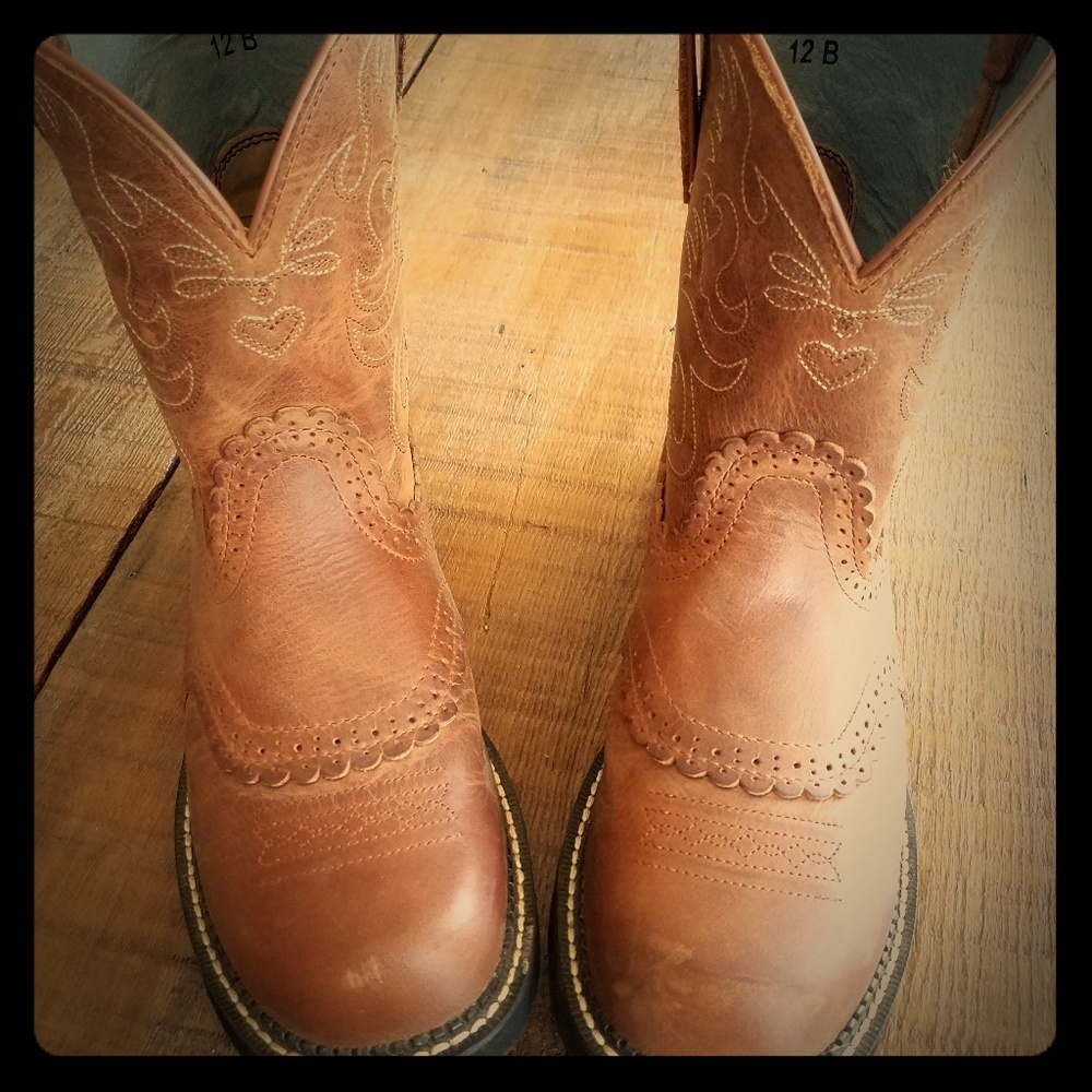 Ariat Fatbaby size 12B